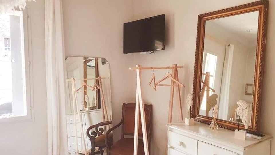 Le 4 Feuilles En.Camargue Hotel Bernis Kültér fotó